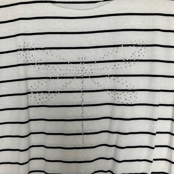 Bundle 4/$20- Rickis Tunic Length Shirt with Butterfly - Picture 5 of 5